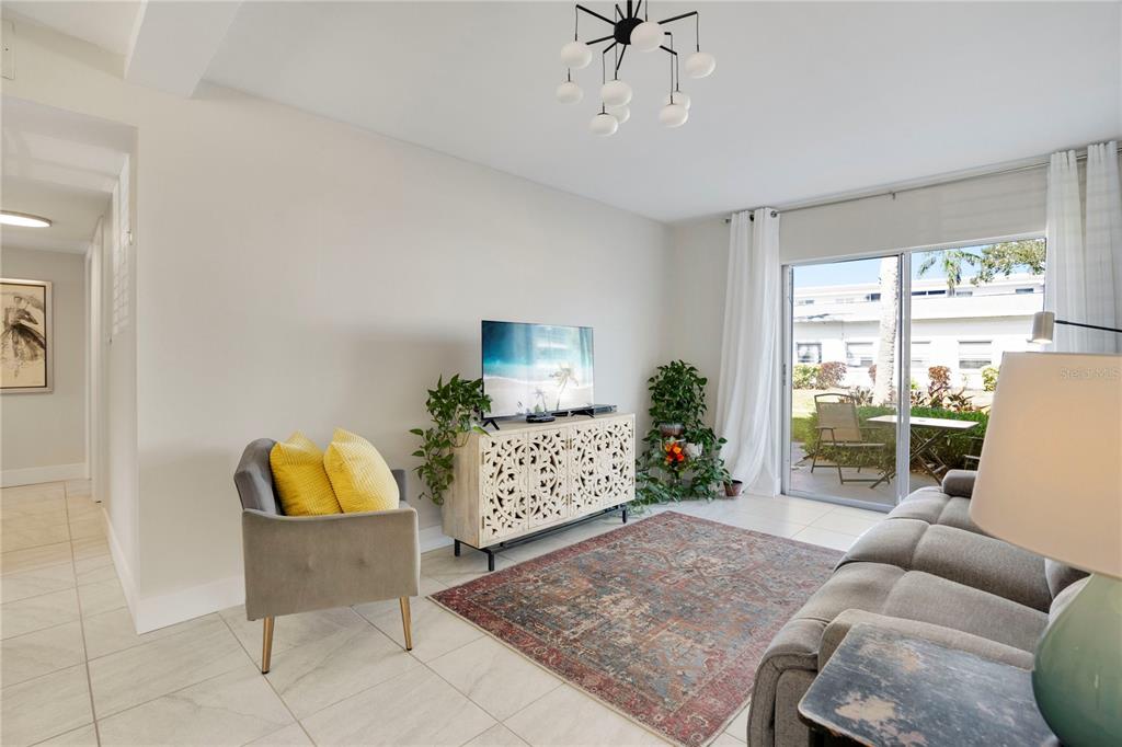 2211 SUNSET DRIVE UNIT E3, BRADENTON, FL — photo 3 of 30