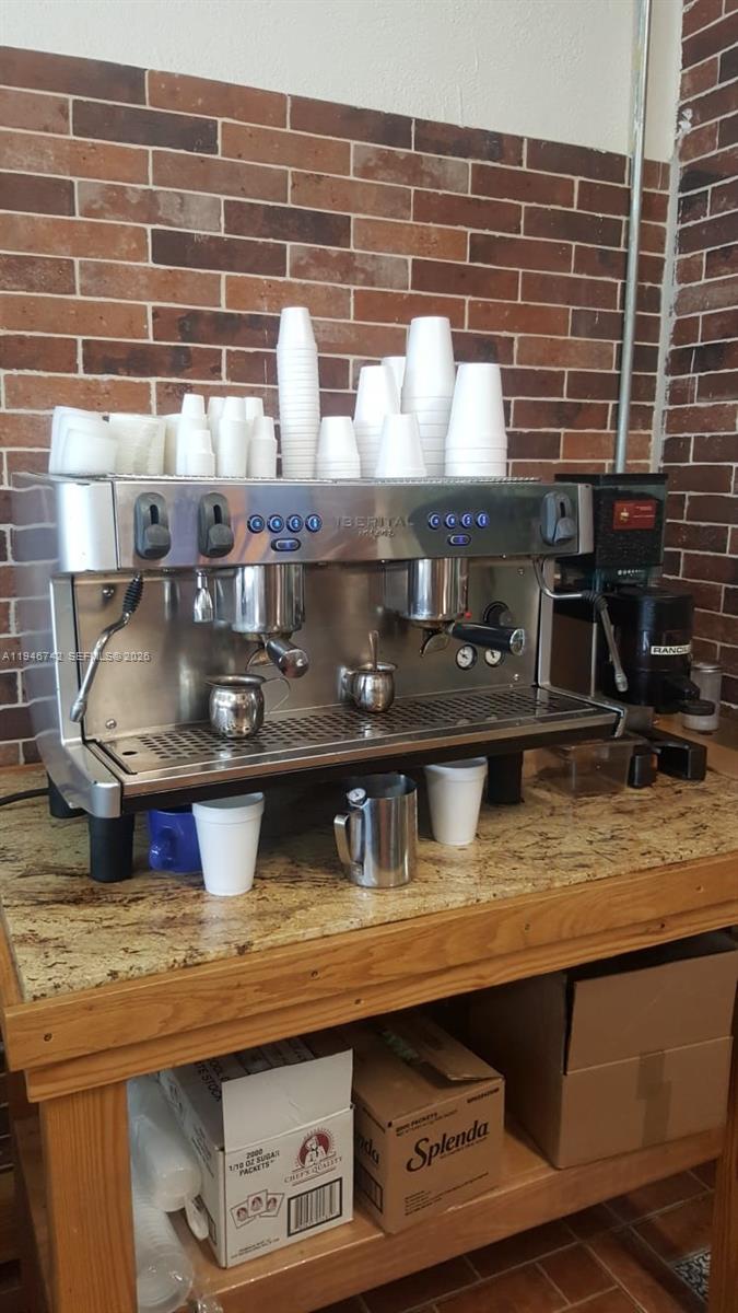 COFFEE MAKER — HIALEAH, FL