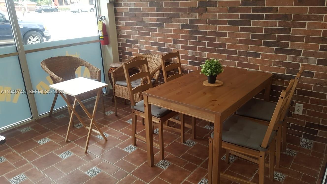 DINING AREA — HIALEAH, FL