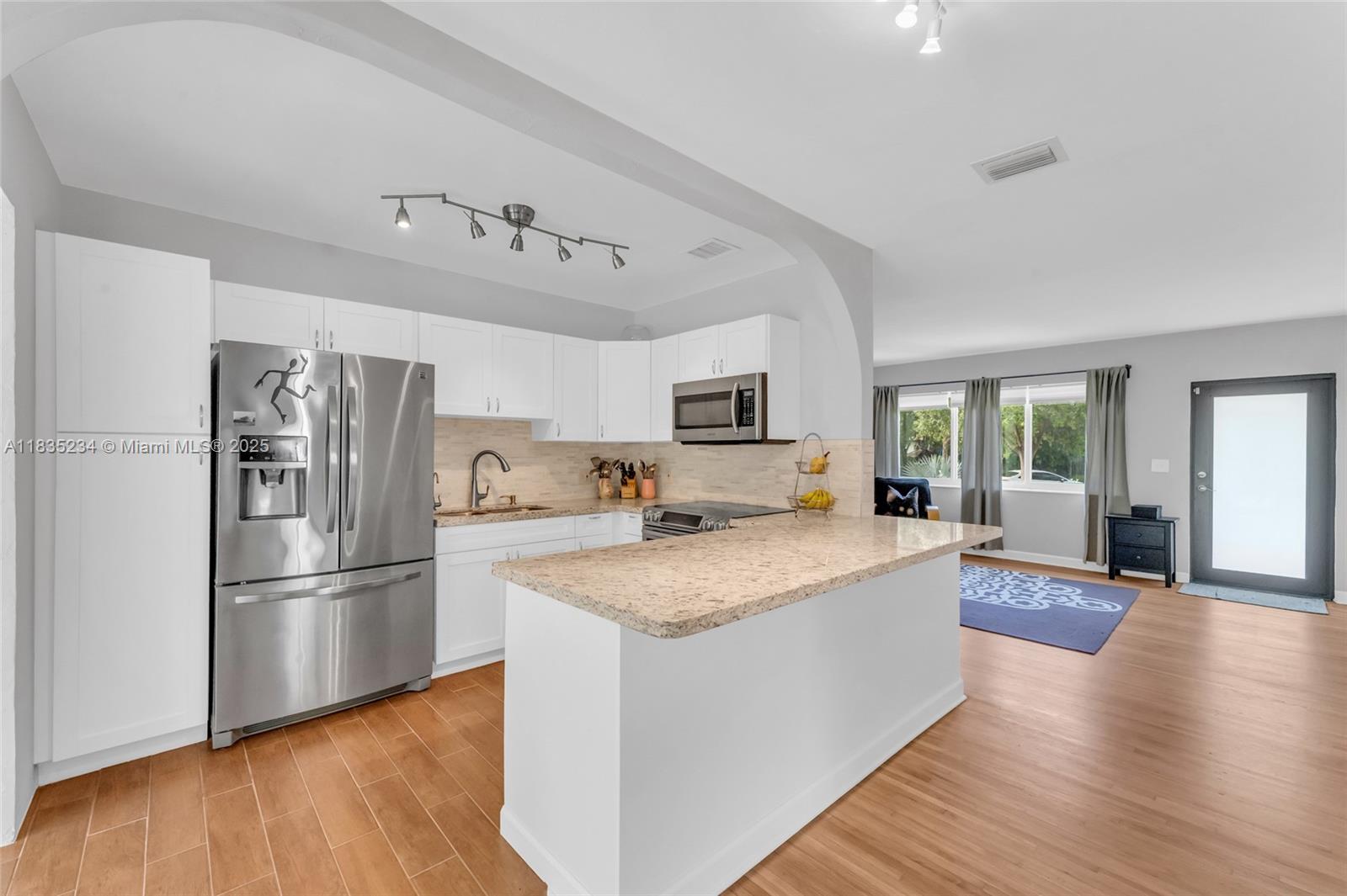 6023 SW 59th St, South Miami FL 33143