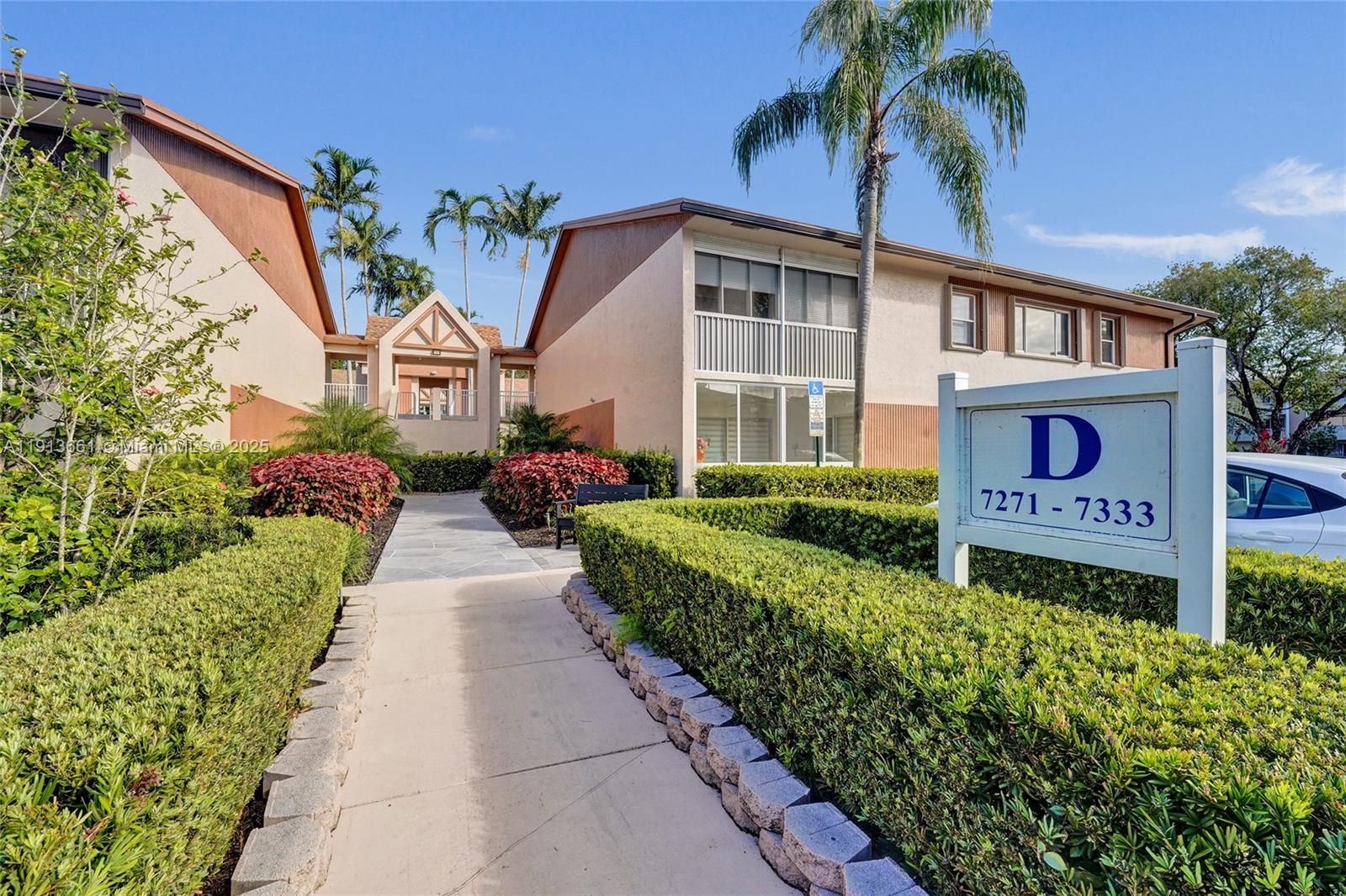 7331 S Devon Dr # 215, Tamarac FL 33321
