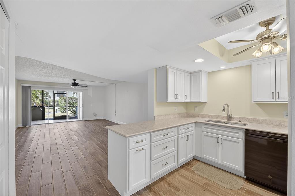 1028 APOLLO BEACH BOULEVARD UNIT 23, APOLLO BEACH, FL — photo 3 of 30