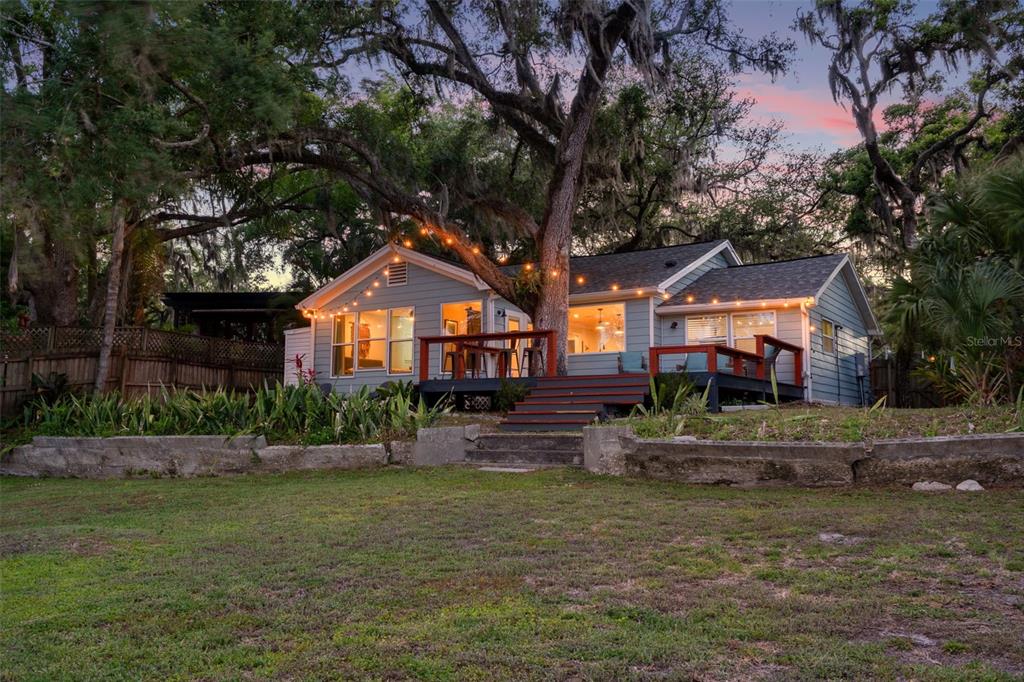 1502 E PARK CIRCLE, TAMPA, FL — photo 2 of 30