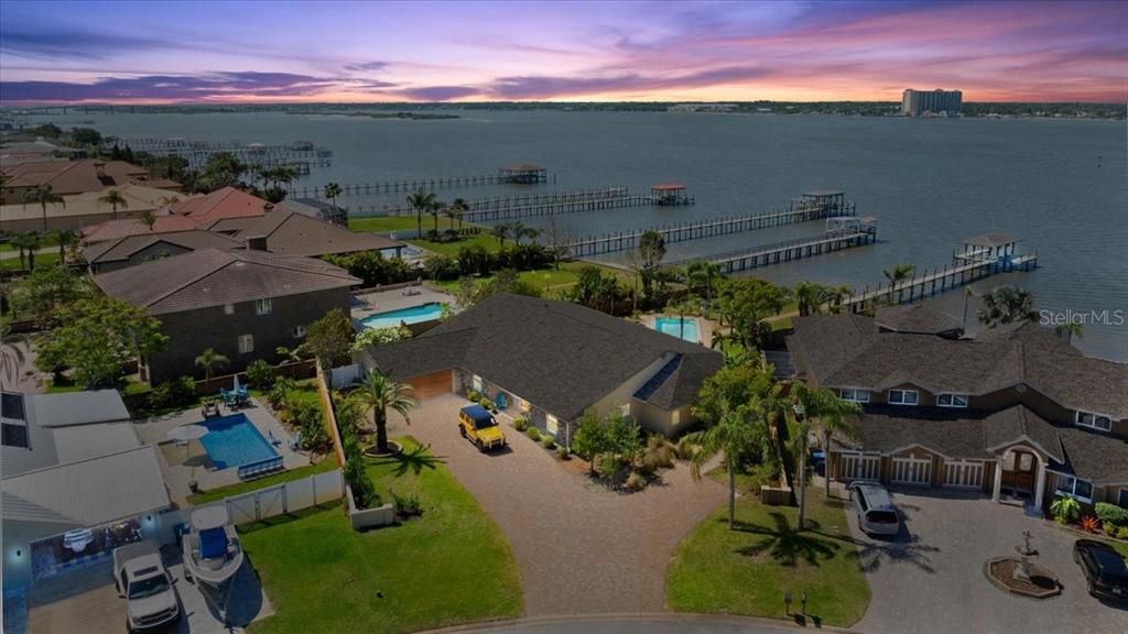 2924 RIVER POINT DRIVE