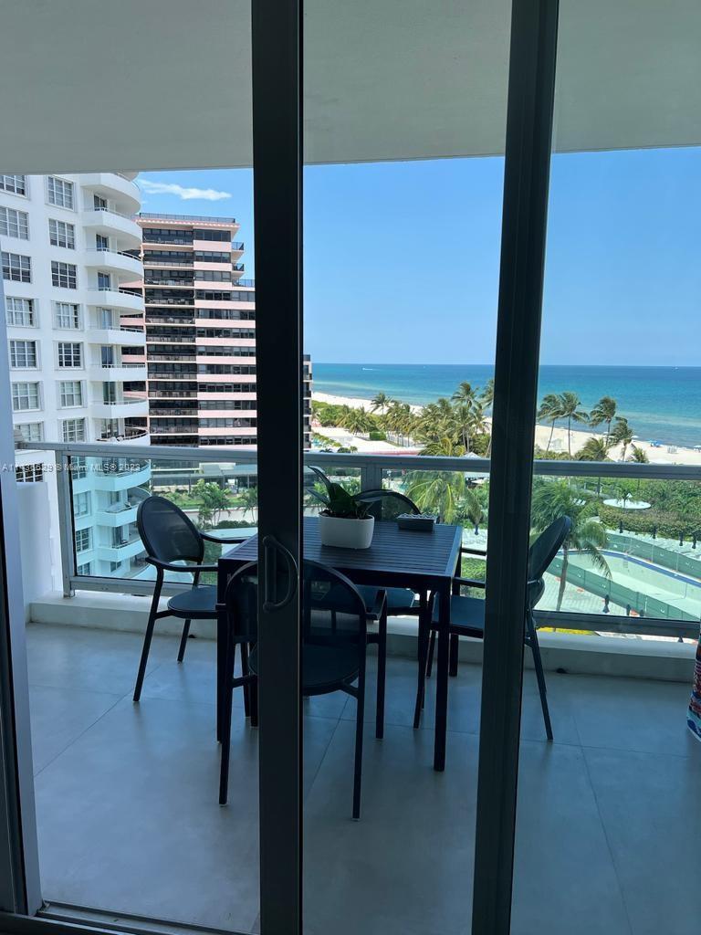 MIAMI BEACH, FL — photo 2 of 8