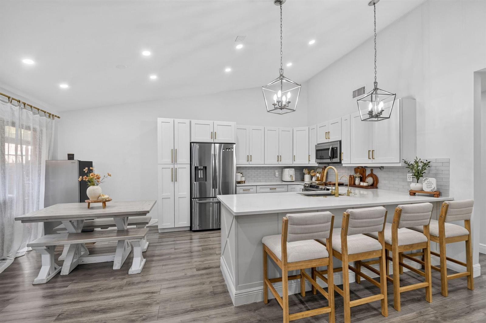 414 Springdale Circle, Palm Springs FL 33461