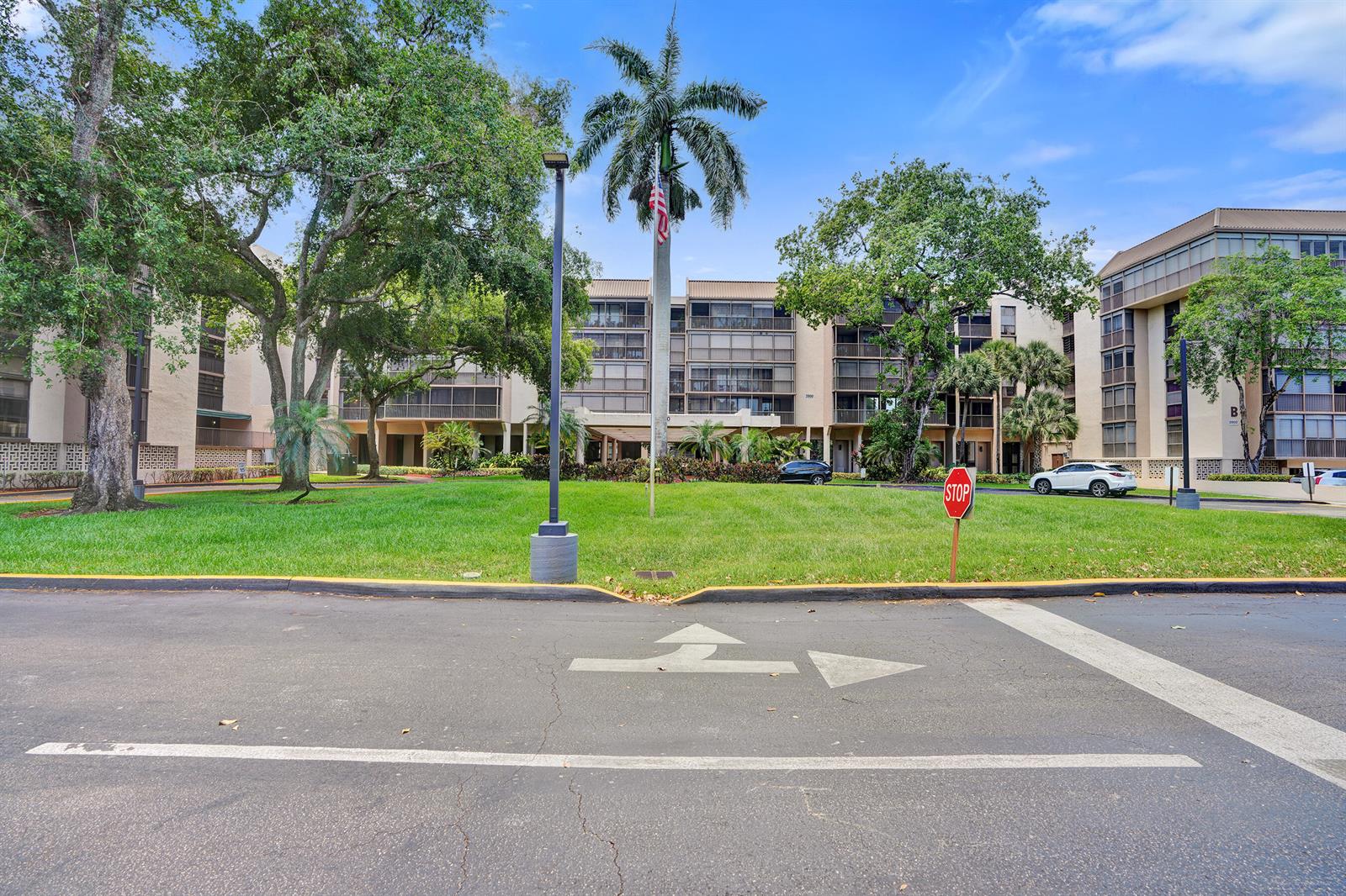 2800 N 46th Avenue # A302, Hollywood FL 33021
