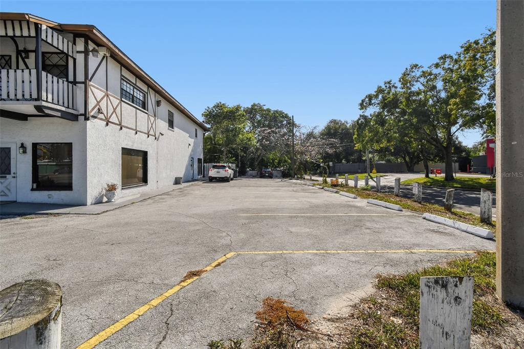3601 E BUSCH BOULEVARD, TAMPA, FL — photo 3 of 30