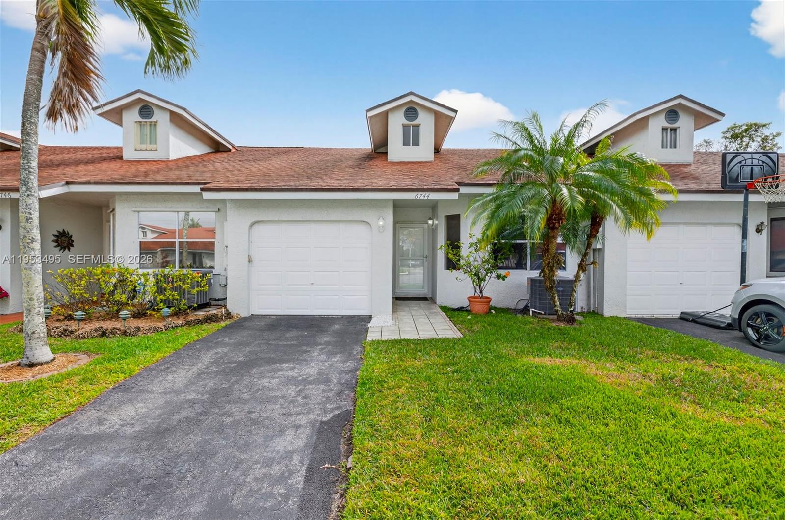 6744 N Pine Island Rd, Tamarac FL 33321