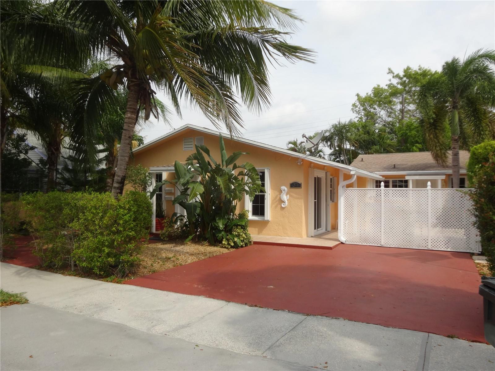 31 SE 13th Street # 2, Dania Beach FL 33004