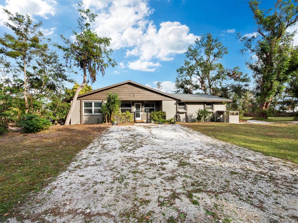 5645 CHURCHILL DOWNS ROAD, SARASOTA, FL — photo 4 of 30