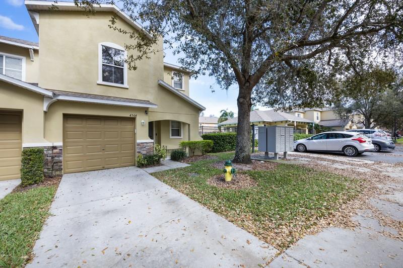4564 LIMERICK DRIVE, TAMPA, FL — photo 3 of 30