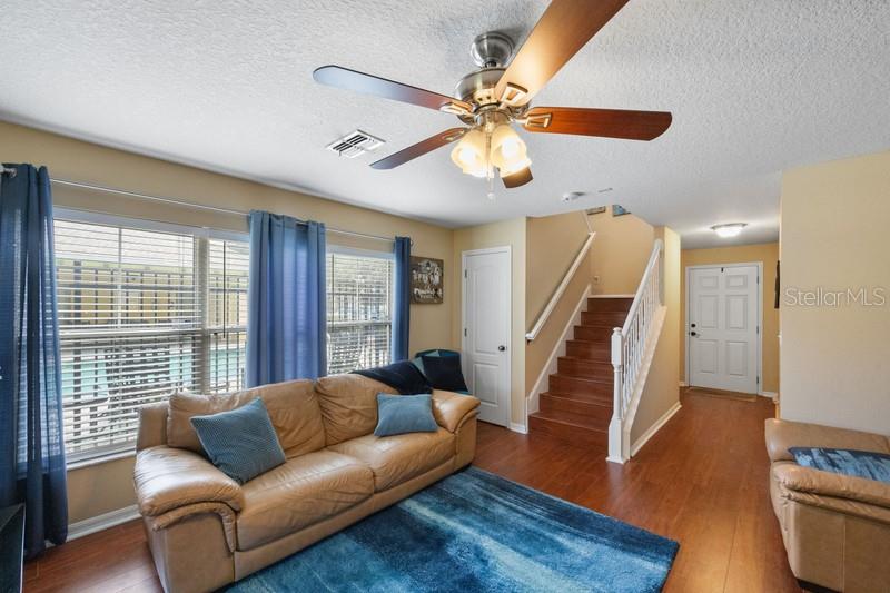 4564 LIMERICK DRIVE, TAMPA, FL — photo 4 of 30