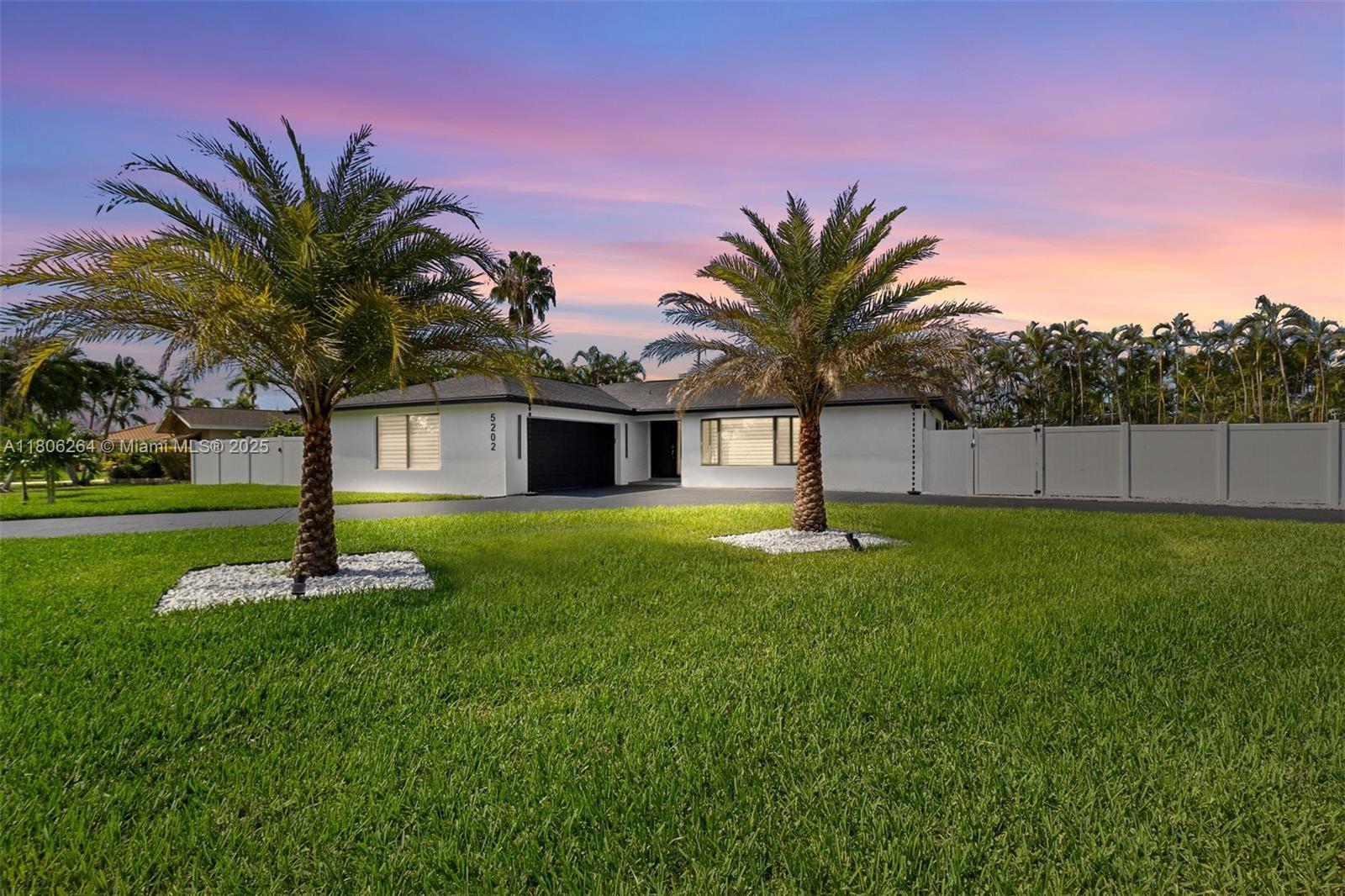 5202 Elm CT, Cape Coral FL 33904