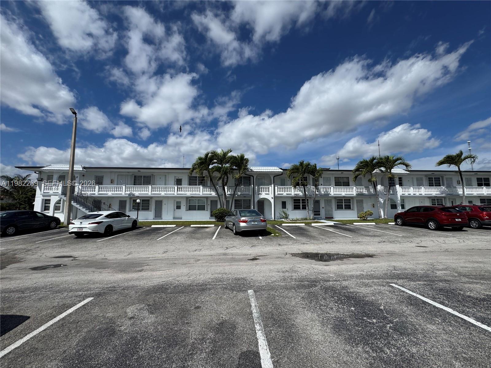 100 NE 203rd Ter # 14, Miami Gardens FL 33179