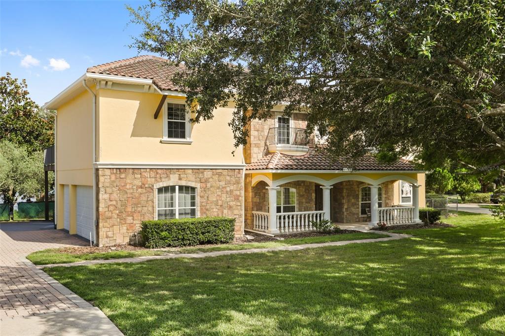 5554 PALM LAKE CIRCLE