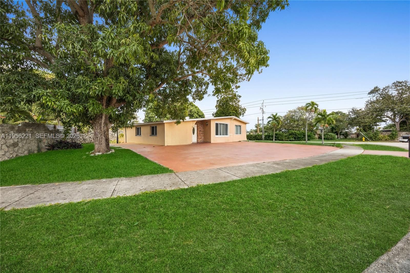 3920 SW 32nd Ave, West Park FL 33023