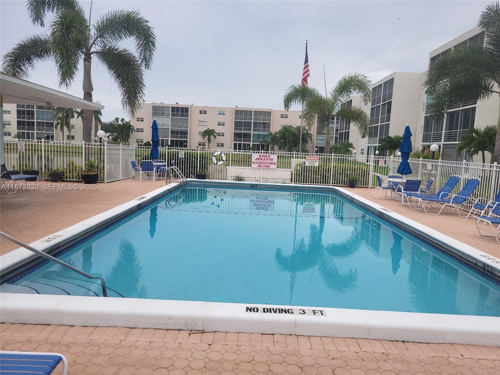 1024 SE 4th Ave # 403, Dania Beach FL 33004