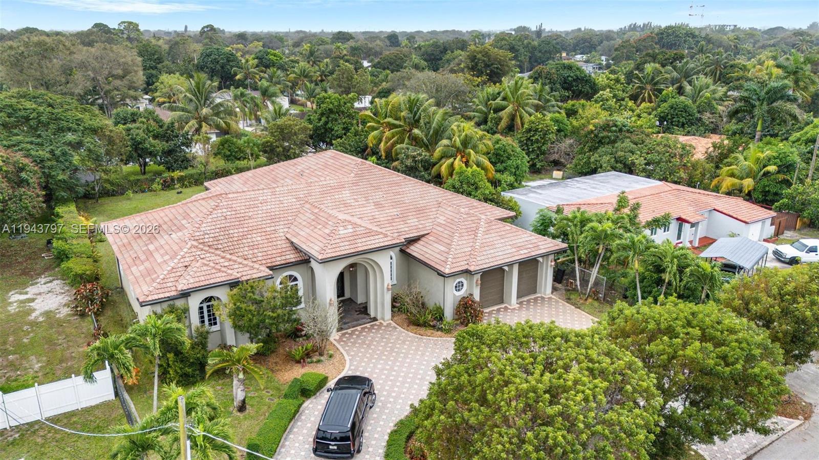14781 S River Dr, Miami FL 33167