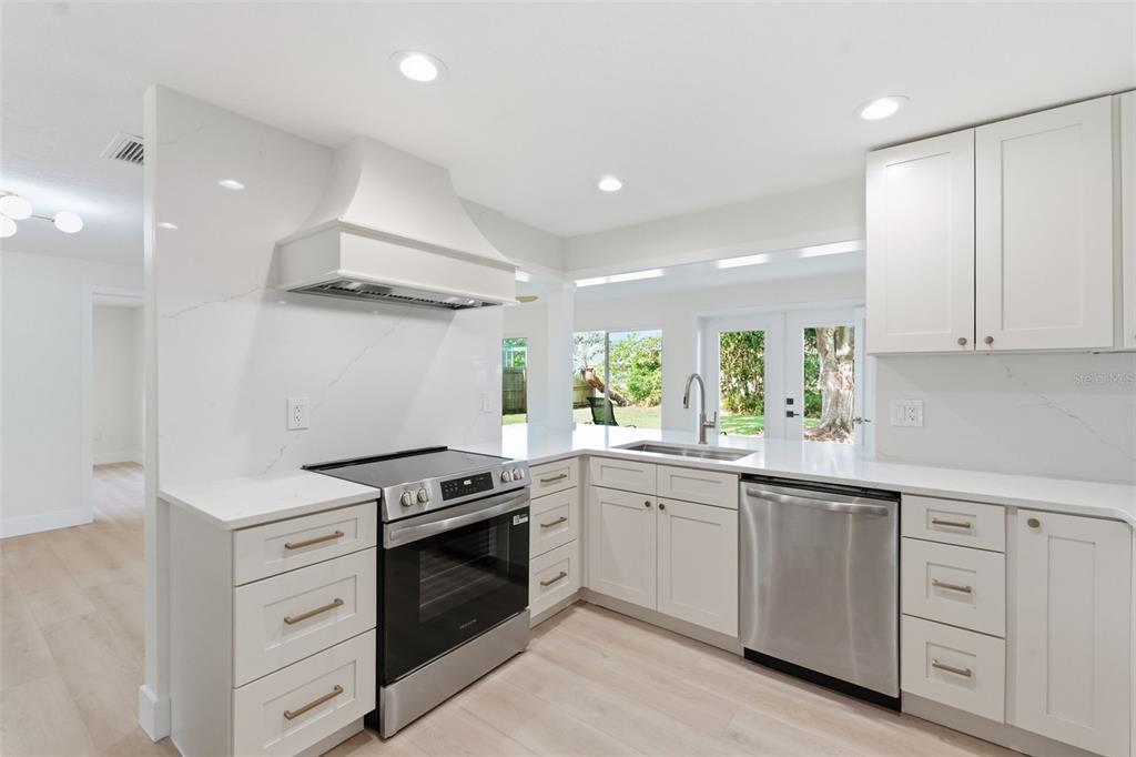 2150 SARAZEN DRIVE, DUNEDIN, FL — photo 3 of 30