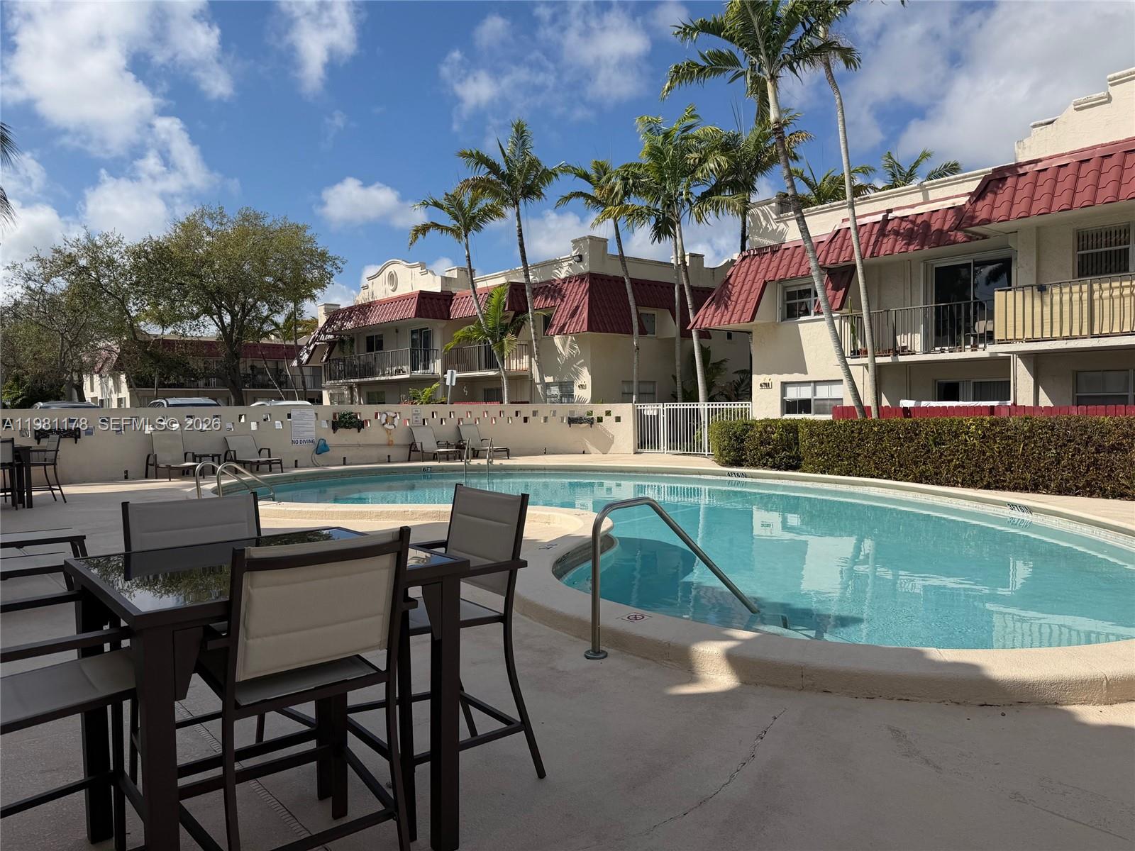6709 N Kendall Dr # 209, Pinecrest FL 33156