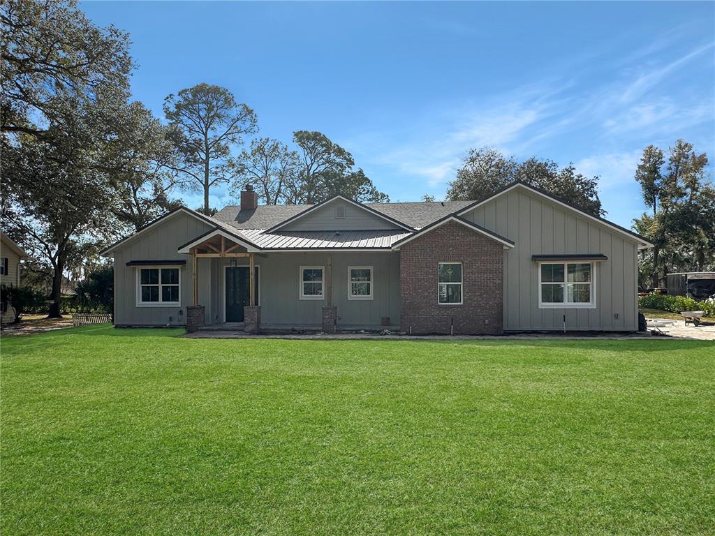 935 N THOMPSON ROAD