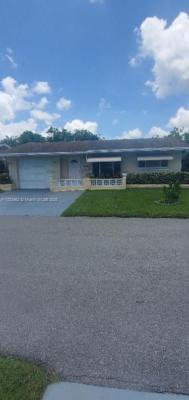 4926 NW 48th Ave, Tamarac FL 33319