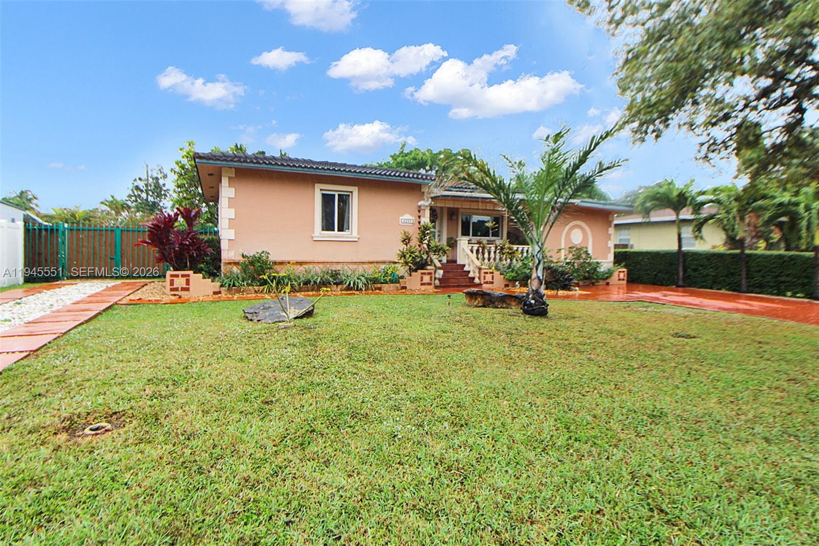 6250 SW 19th St, Miami FL 33155