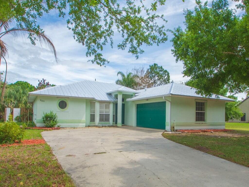 9084 102nd Avenue, Vero Beach FL 32967