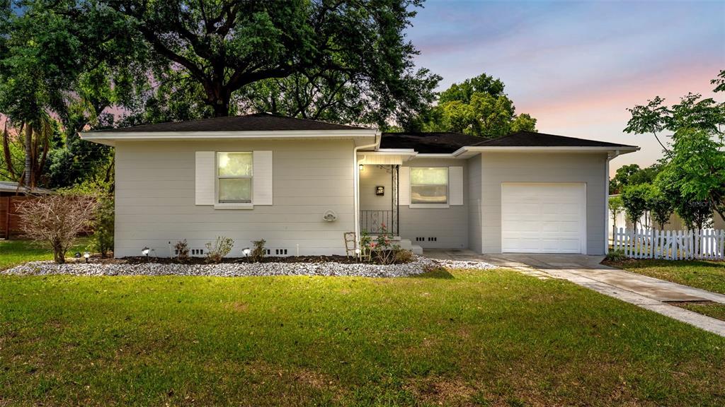 614 W SHADY LANE