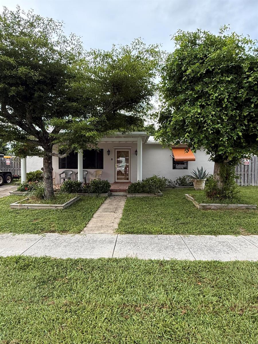 817 Elm Road, West Palm Beach FL 33409