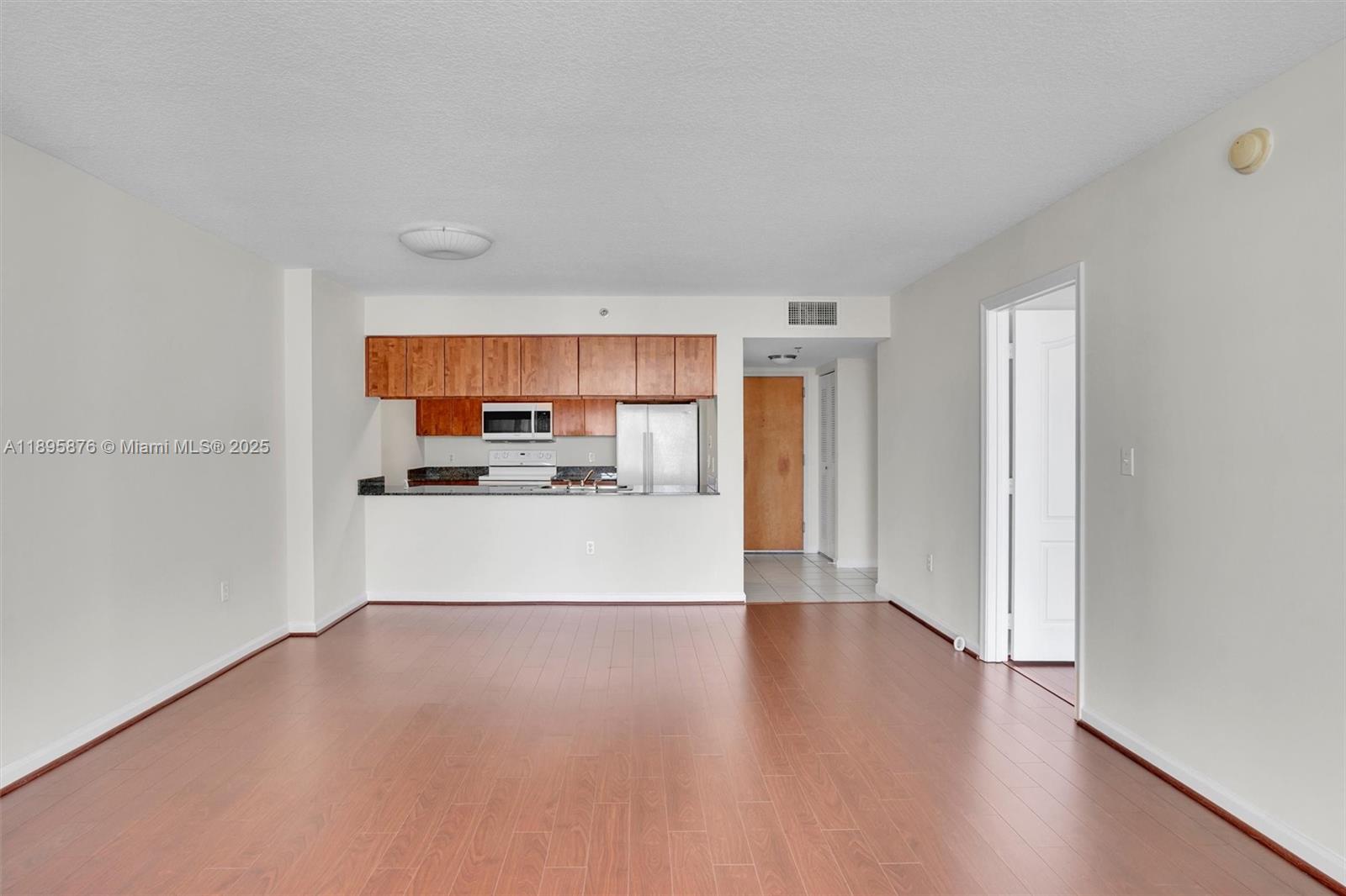 1200 Brickell Bay Dr # 2821, Miami FL 33131