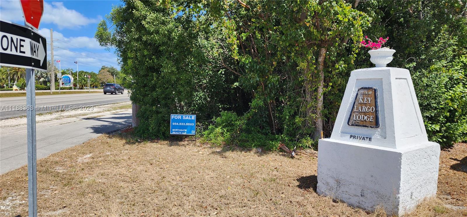 Community Entrance — KEY LARGO, FL