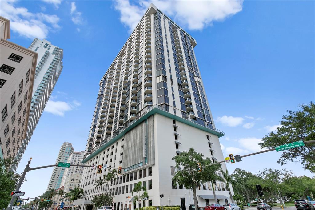1 BEACH DRIVE SE UNIT 1112