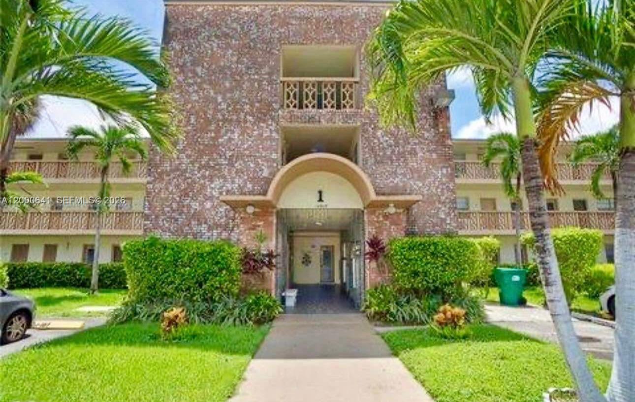 16900 NE 14 # 109, Miami FL 33162
