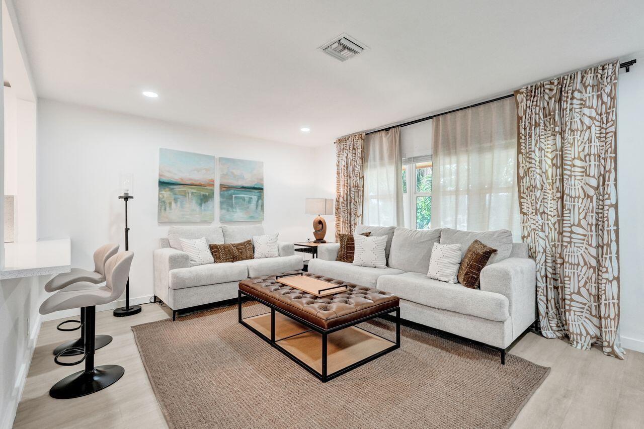 207 Salisbury I, West Palm Beach FL 33417