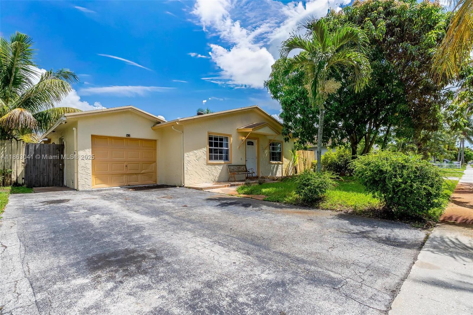 7217 SW 3rd Ct, North Lauderdale FL 33068