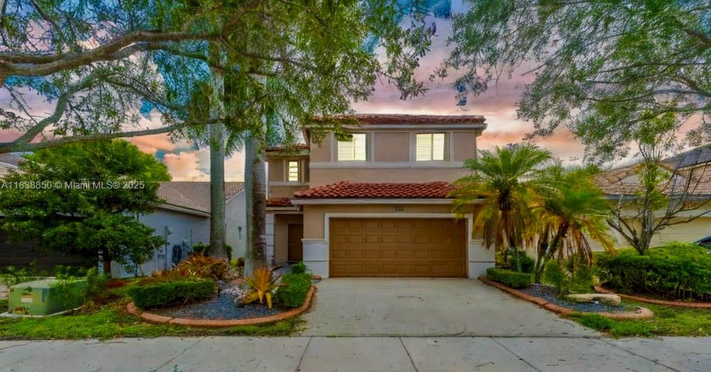 1103 Golden Cane Dr, Weston FL 33327