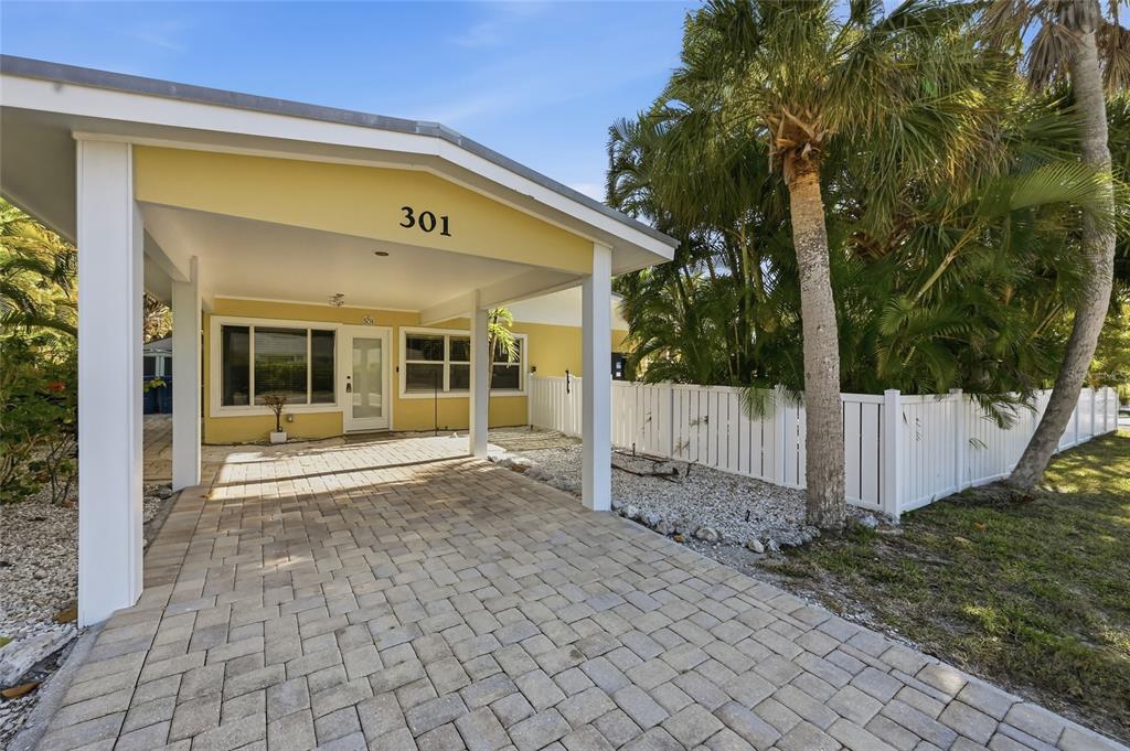301 PALM AVENUE