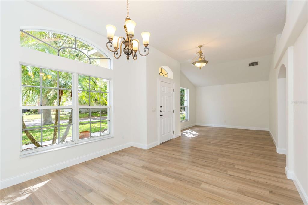 304 APACHE LANE, SEFFNER, FL — photo 4 of 30