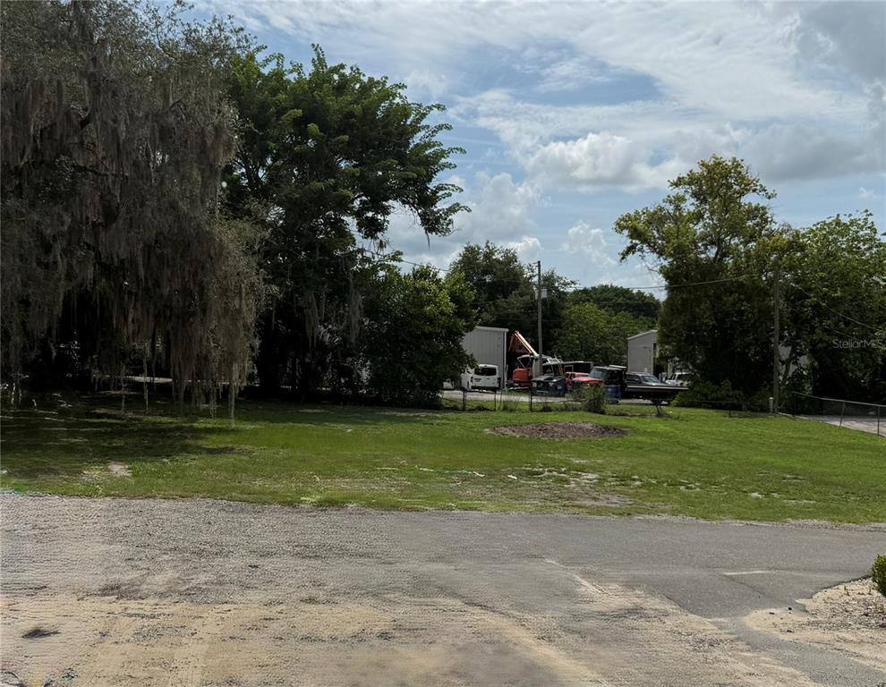 605 S MAIN AVENUE, MINNEOLA, FL — photo 3 of 30