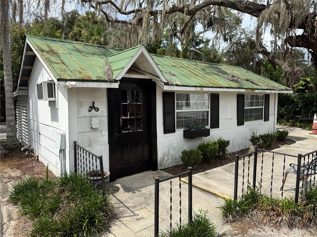605 S MAIN AVENUE, MINNEOLA, FL — photo 4 of 30