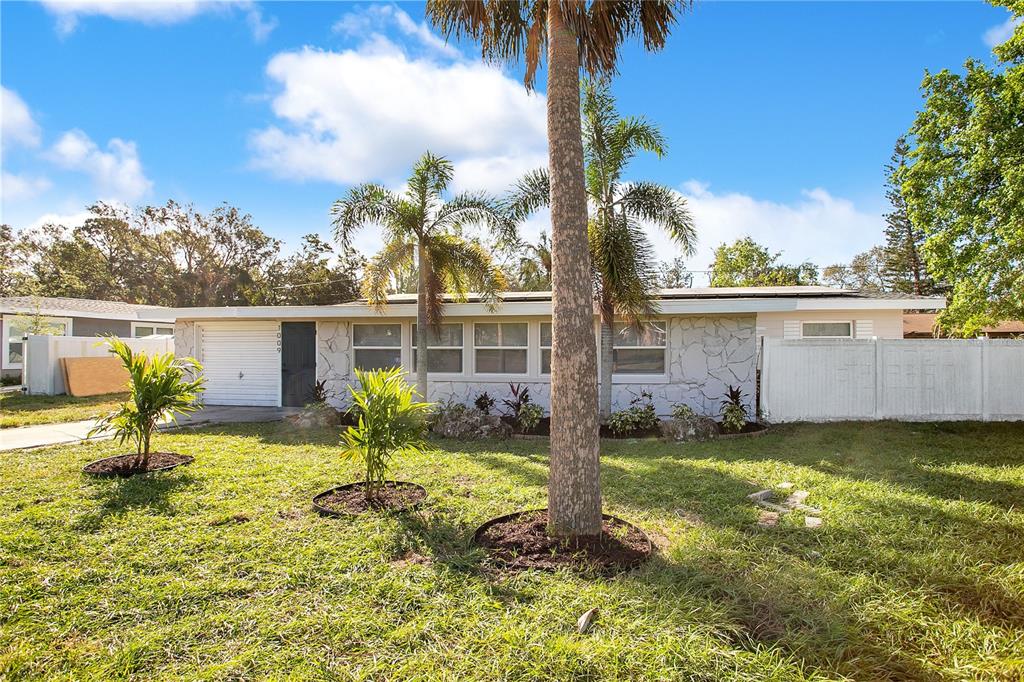 1009 FARRAGUT DRIVE N