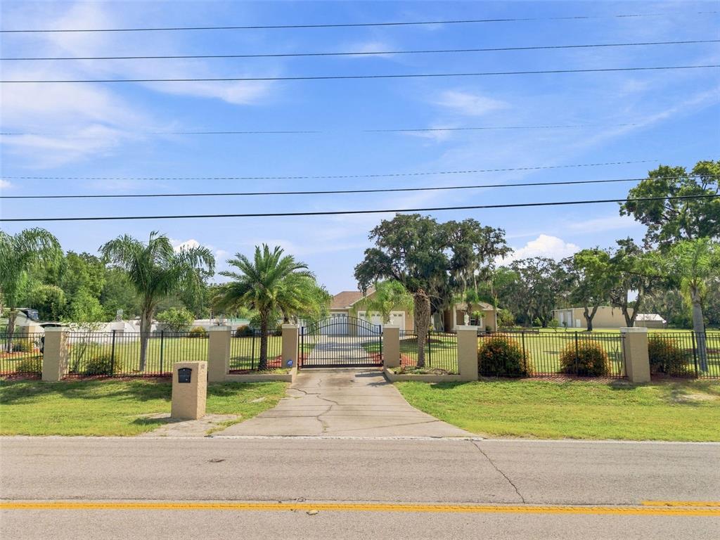 11302 OSCEOLA DRIVE, NEW PORT RICHEY, FL — photo 2 of 30
