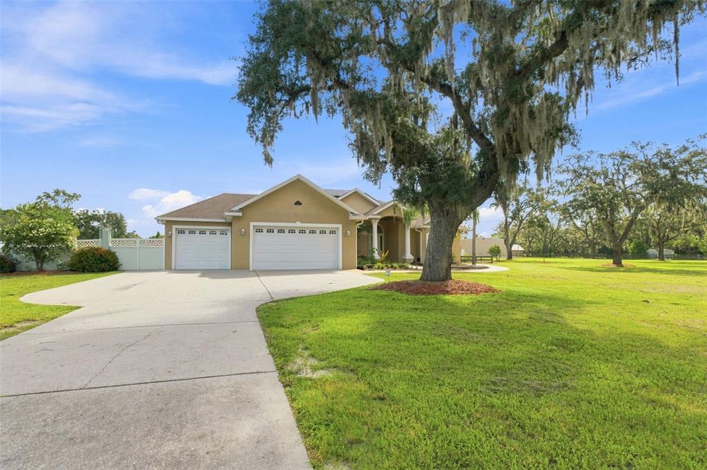 11302 OSCEOLA DRIVE, NEW PORT RICHEY, FL — photo 4 of 30