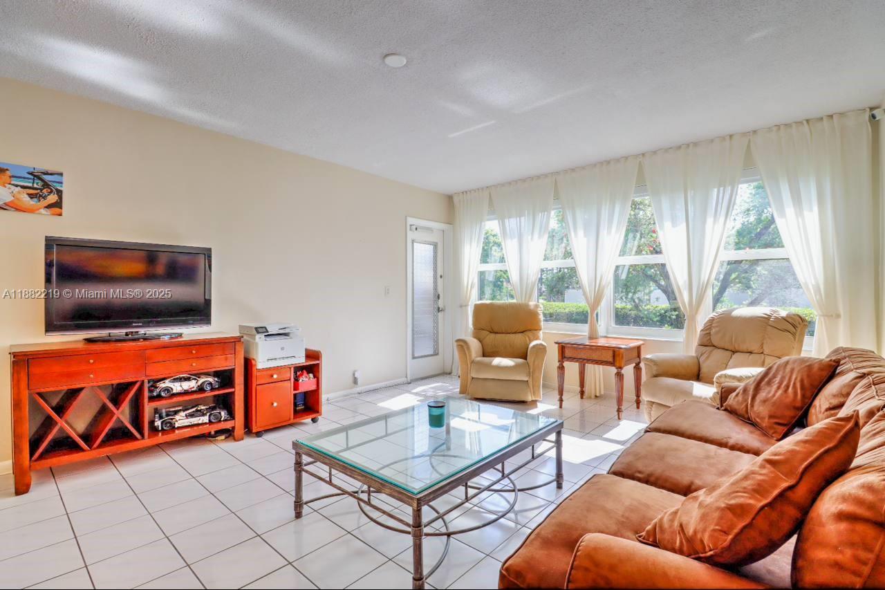 850 NE 12th Ave # 210, Hallandale Beach FL 33009
