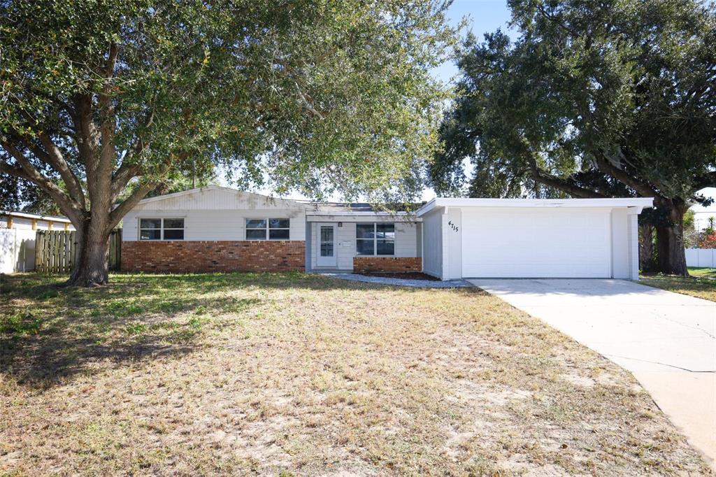 4715 KEY LARGO DRIVE W