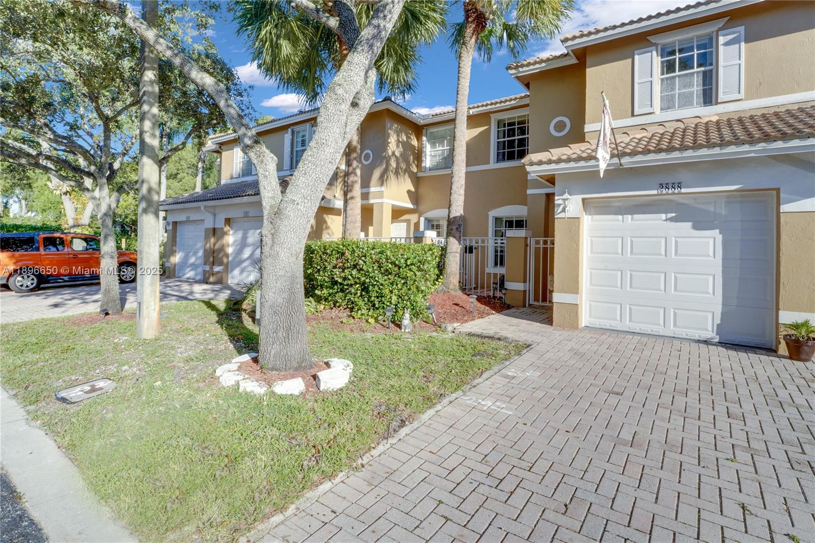 2888 NW 99th Ter, Sunrise FL 33322