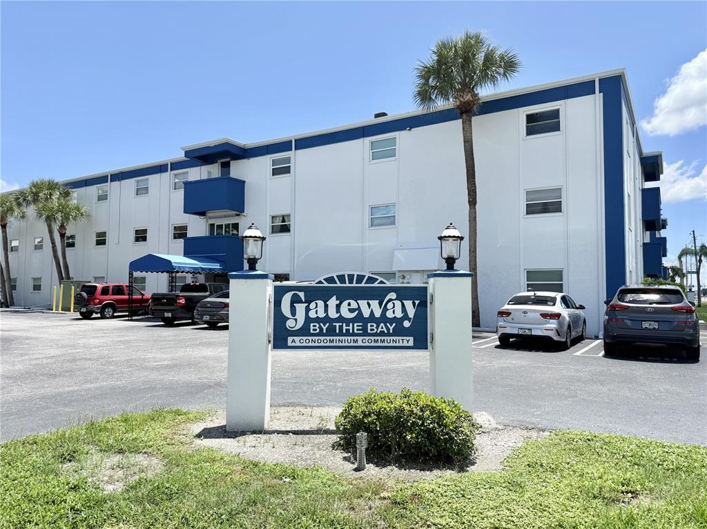 350 79TH AVE N UNIT 102