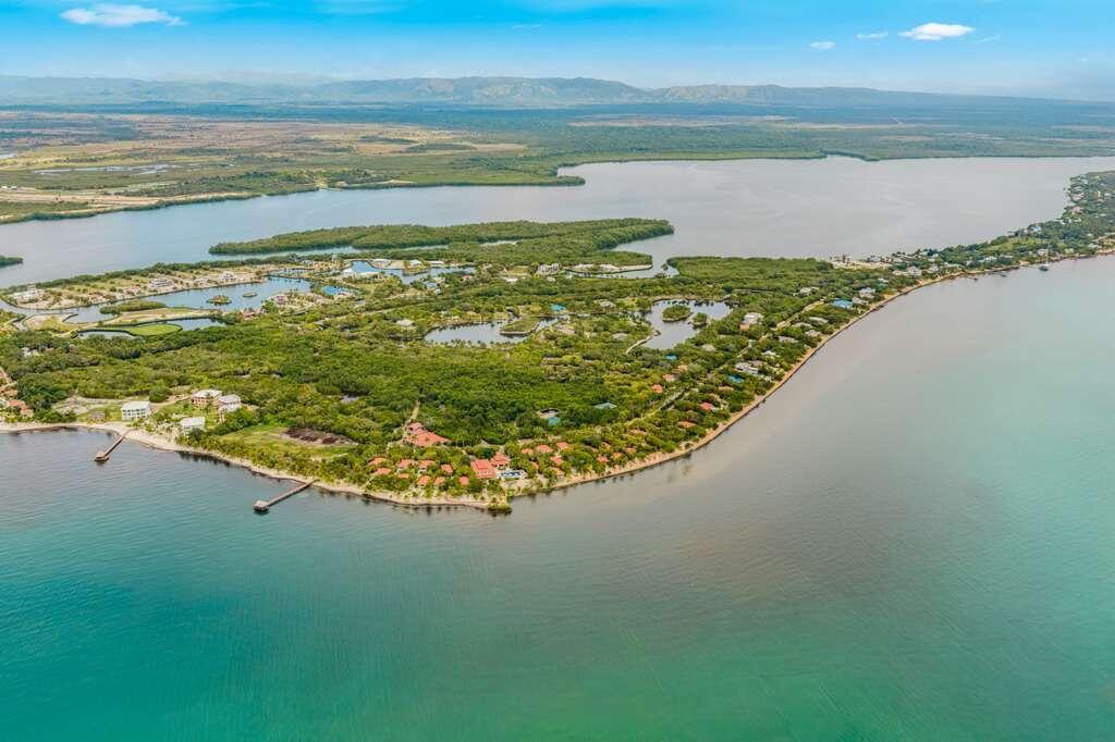 Aerial Full — FL